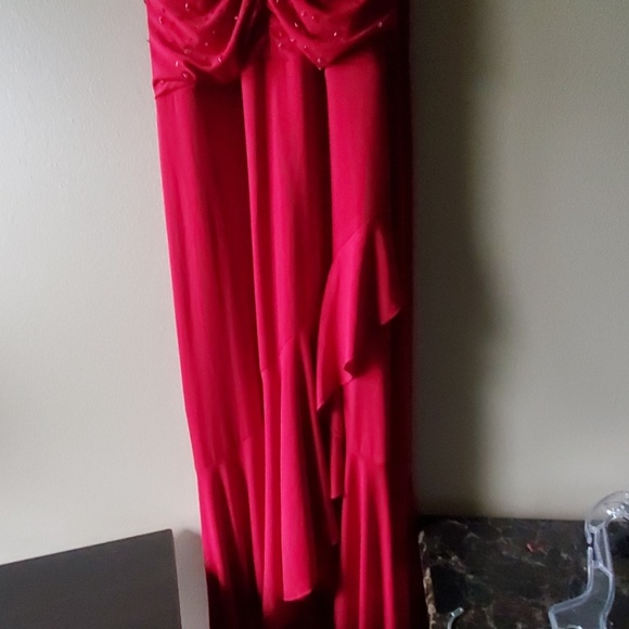 Halter dress - Picture 4 of 5